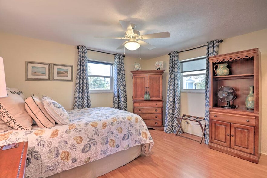 Building Photo - 40 Longfellow Cir