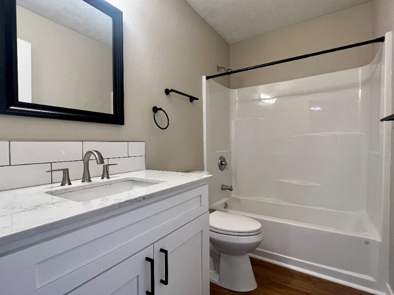 Building Photo - 2612 W Bridge Ave