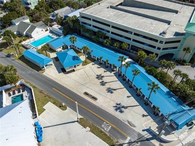 Building Photo - 17784 Front Beach Rd