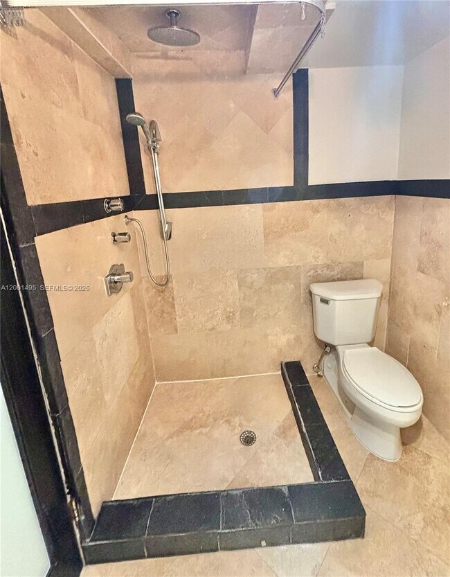 Building Photo - 2666 Tigertail Ave