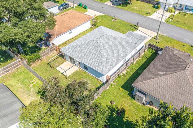 Building Photo - 318 Apple Dr