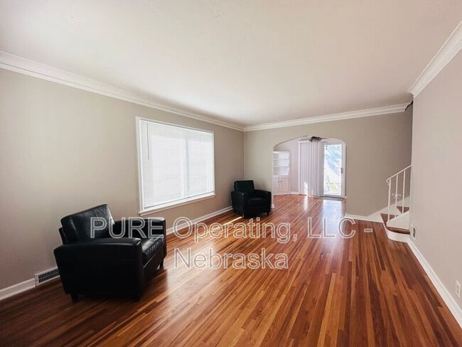 Building Photo - 830 S 54th St