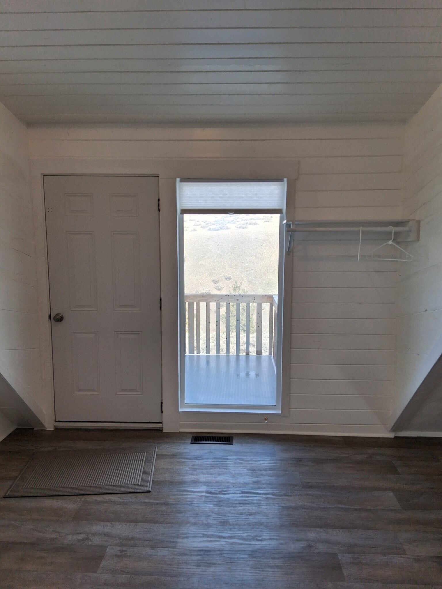 Building Photo - 600 Three Mile Dr N