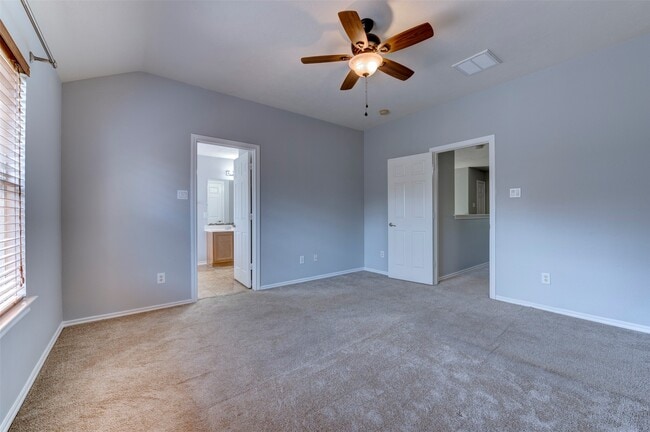 Building Photo - 47 Wickerdale Pl
