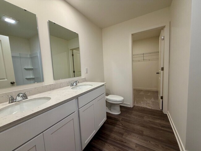 Building Photo - 844 Pine Cone Ln