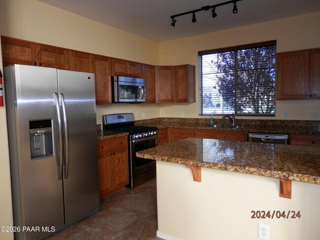 Building Photo - 7036 N Lantern Ln E