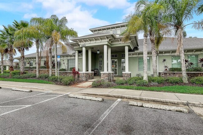 Building Photo - 1313 Trailwater St