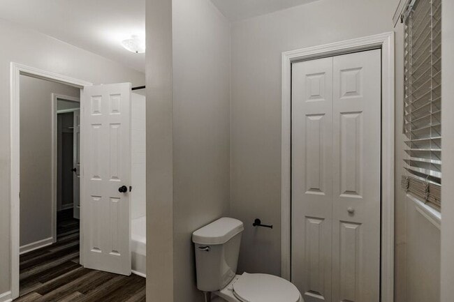 Building Photo - 348 Alberta Dr
