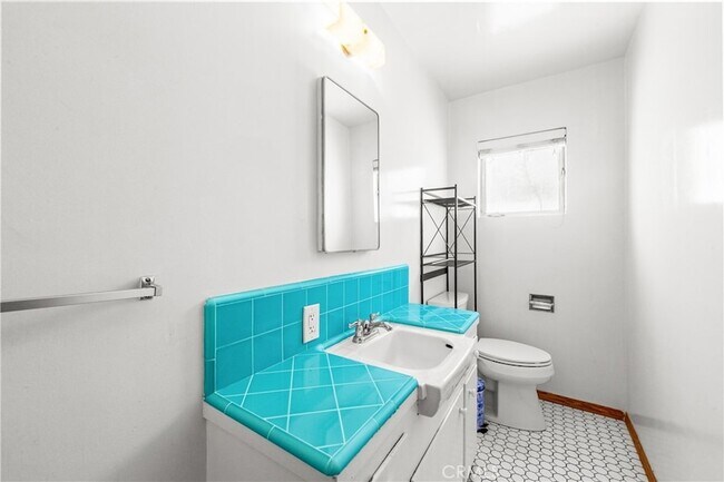Building Photo - 454 N Shattuck Pl