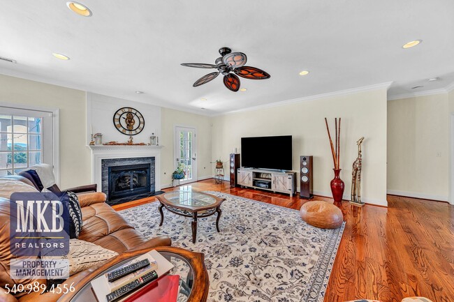 Building Photo - 7621 Nandina Dr