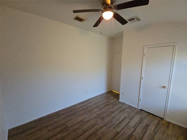 Building Photo - 5006 Mill Creek Dr