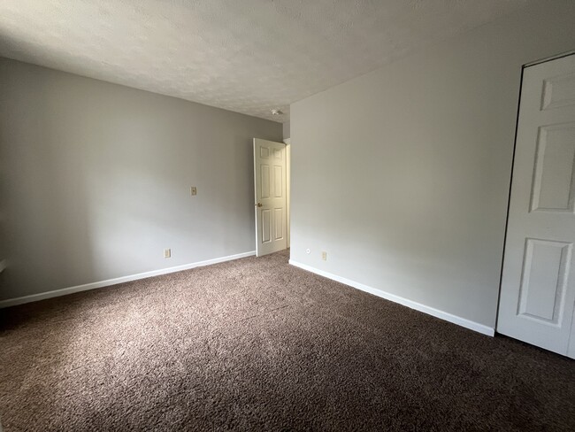 Building Photo - 101 Forest Ln