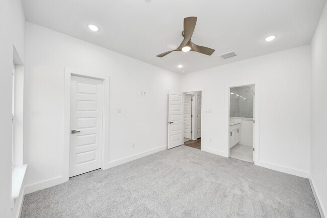 Building Photo - 9409 Caddo Rd