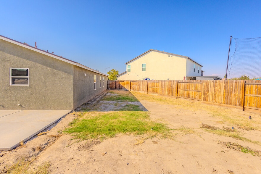 Building Photo - 5803 Vespucci Ave