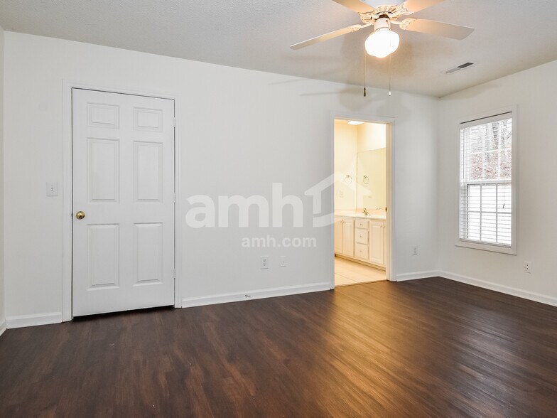 Building Photo - 137 Cameron Way Cir