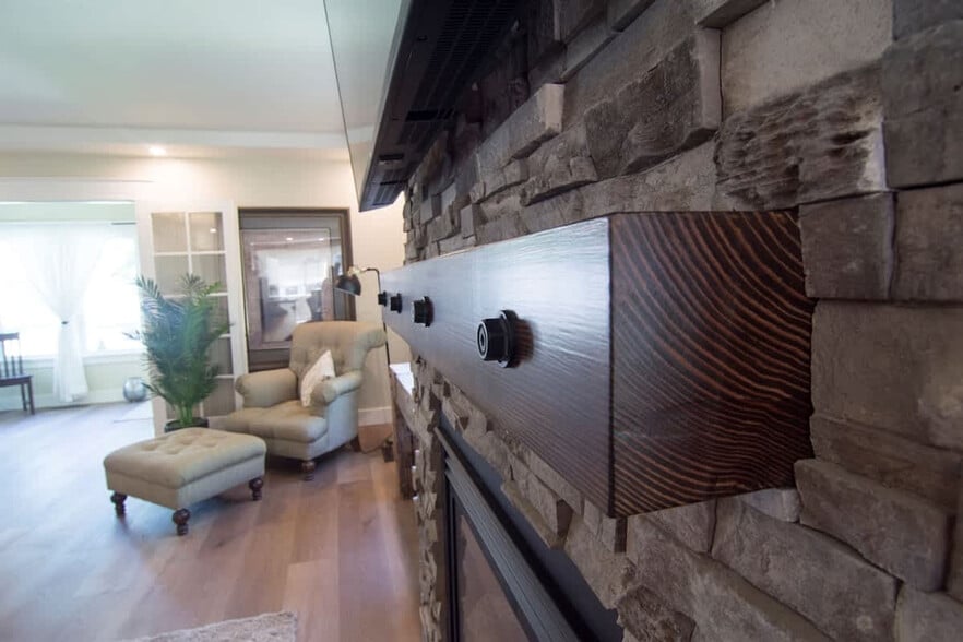 Building Photo - 1924 Cleveland Blvd