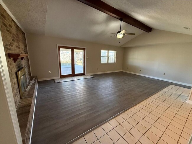 Building Photo - 450 Lenwood Dr