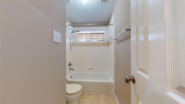 Building Photo - 21050 Florette Ln