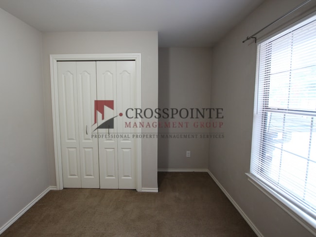 Building Photo - 2 Bed 1.5 Bath Townhome in Lindale!