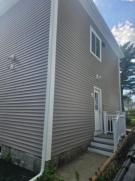 Building Photo - 41 Raymond St