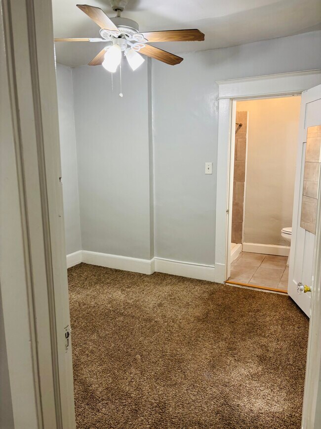 Building Photo - La Selle Apartments