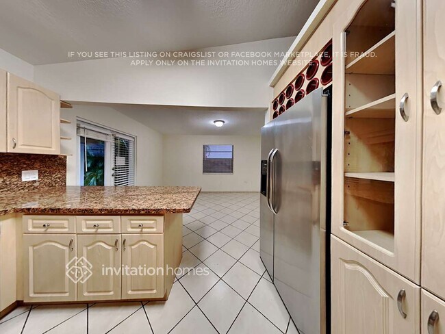 Building Photo - 3380 SW 139th Ave