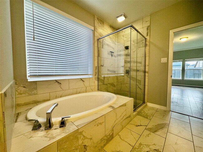 Building Photo - 28622 Monarch Cliffs Dr