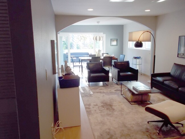 Building Photo - 1313 18th St