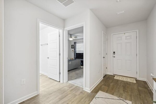 Building Photo - Updated and Move In Ready 4/2 in Cantonment