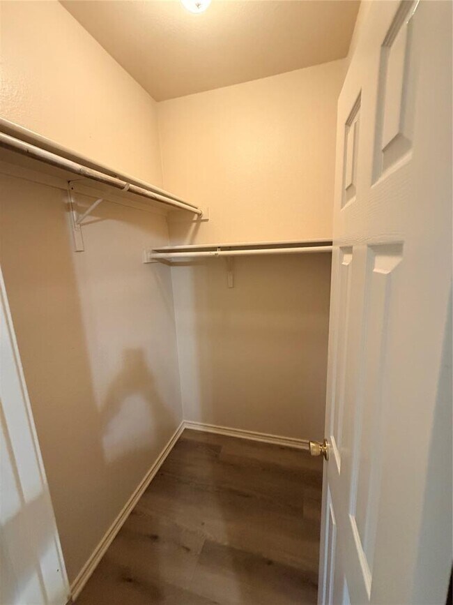 Building Photo - 508 Tablerock Cir