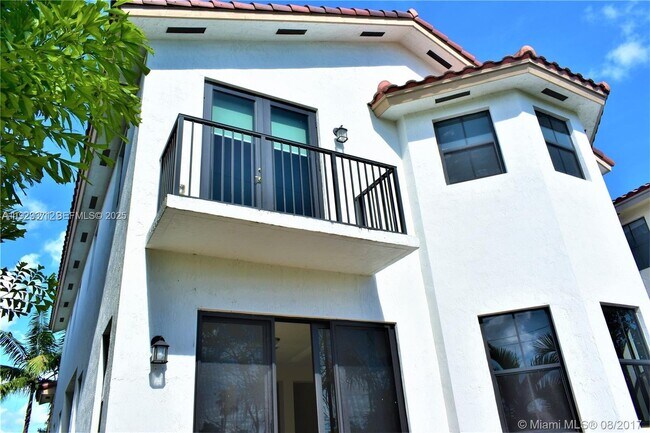 Building Photo - 6930 NW 106th Ave