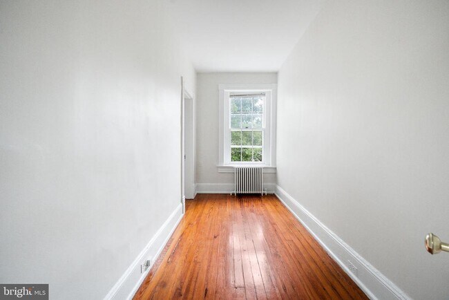 Building Photo - 1530 34th St NW