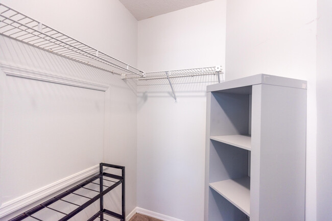 Building Photo - 7722 Brunson Cir