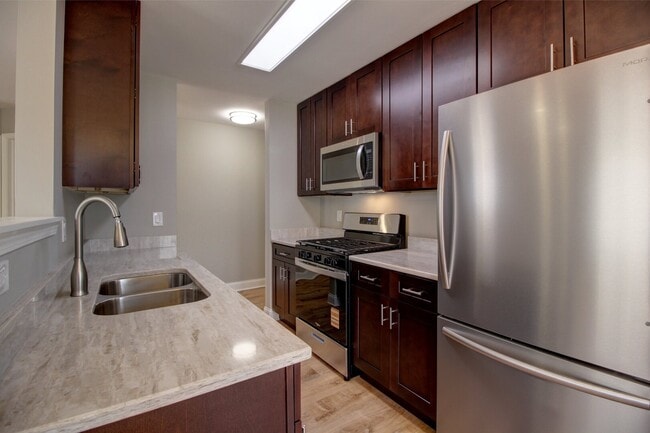 Building Photo - 14257 S Monticello Cir