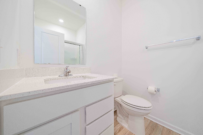 Building Photo - 824 Oyster Bay Dr