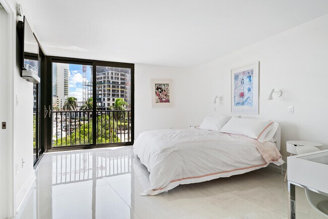 Building Photo - 1200 S Flagler Dr