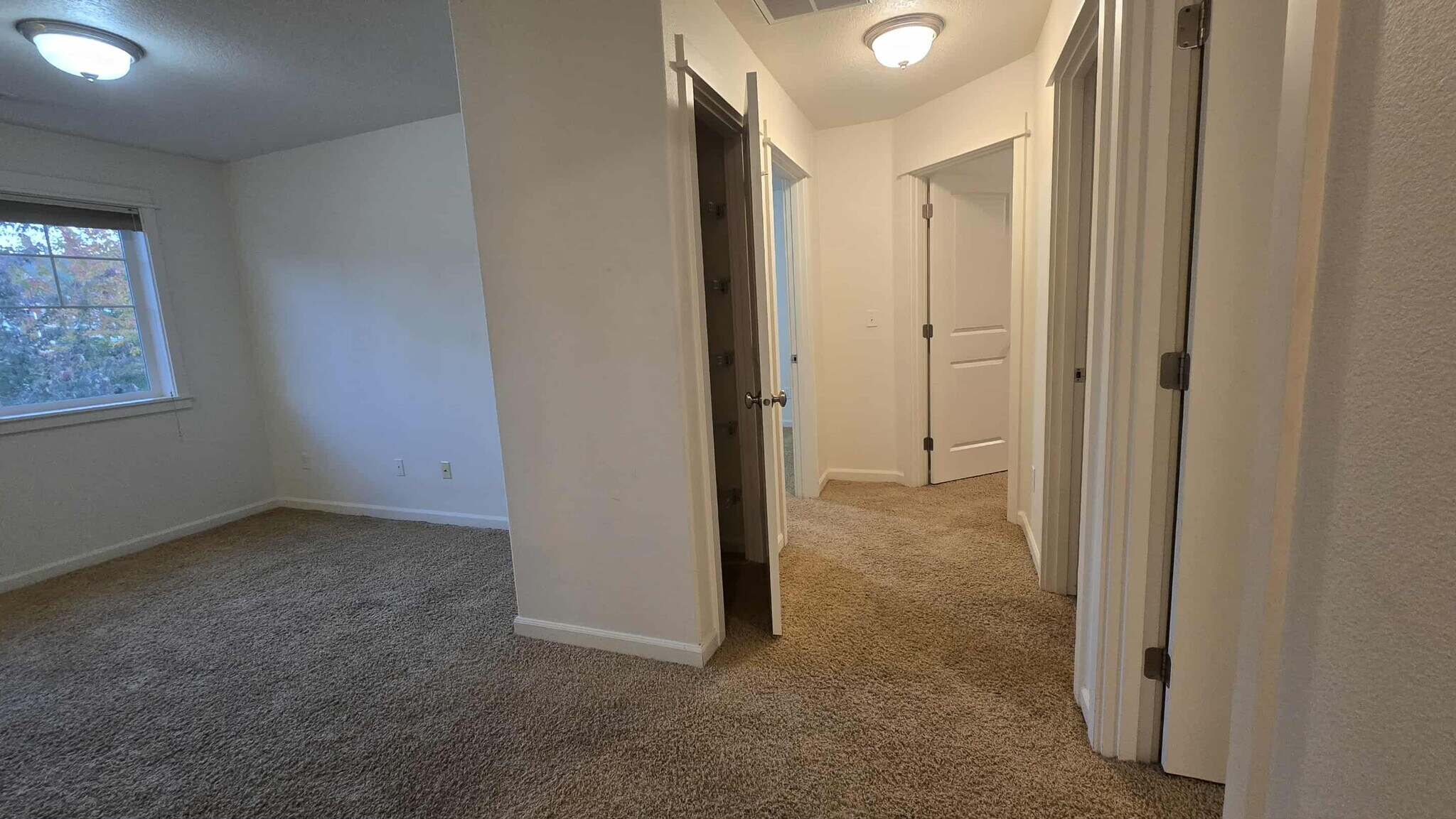 Building Photo - 16575 SE Windswept Waters Dr