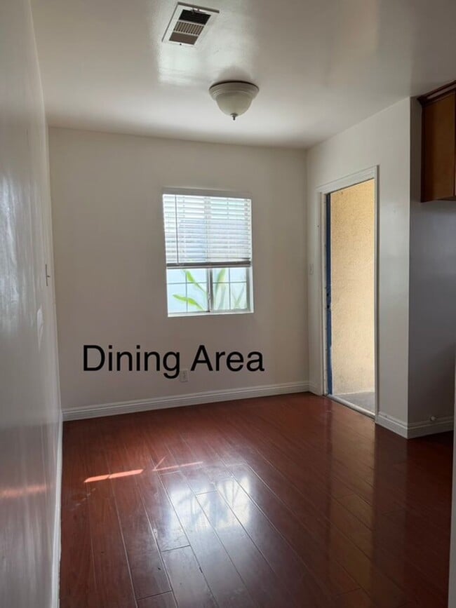 Building Photo - Jaguar Chan - R729-1617