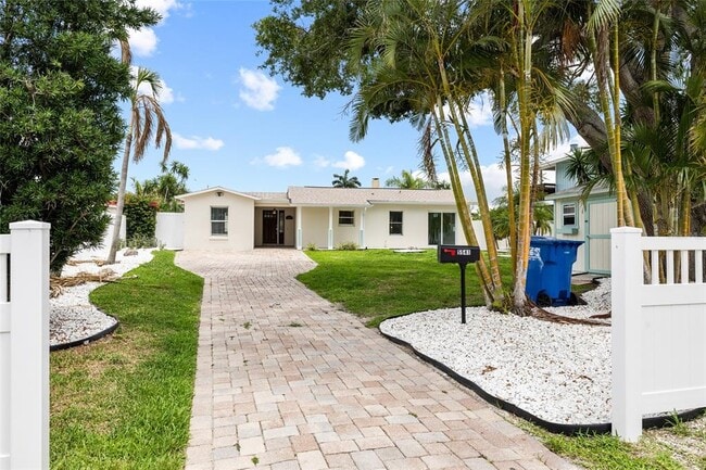 Building Photo - 5541 Bayou Grande Blvd NE