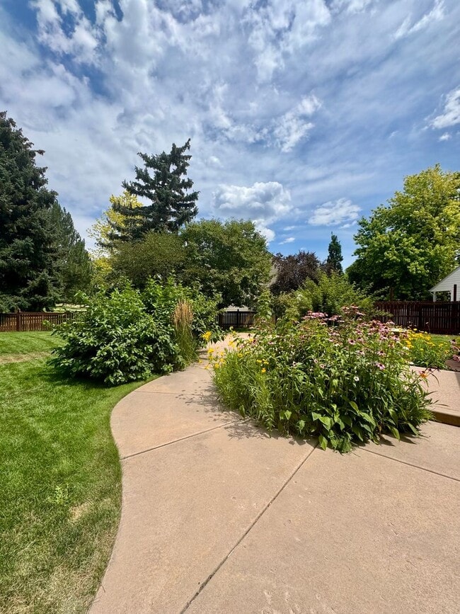 Building Photo - Beautiful Fort Collins Home with Golf Cour...