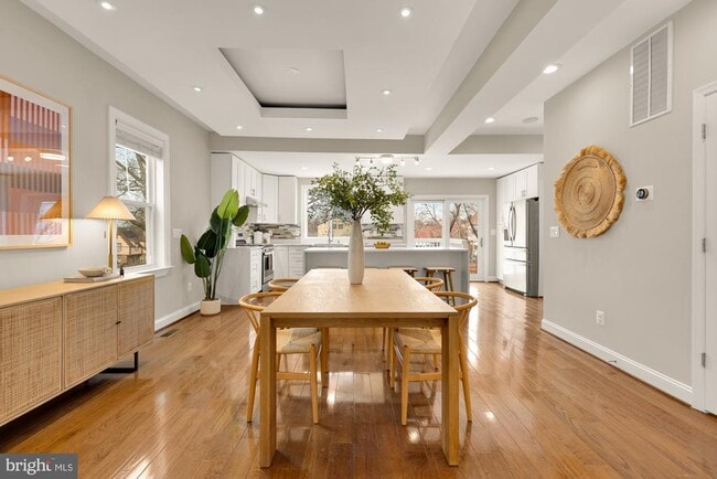 Building Photo - 2228 Kearny St NE