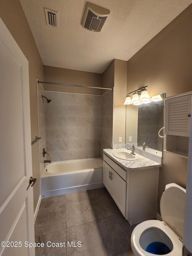 Building Photo - 3951 Playa Del Sol Dr