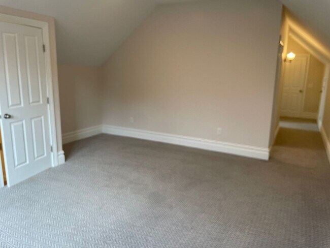 Building Photo - 27-29 Elmway Street