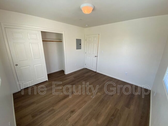 Building Photo - 2234 W Lark Ave