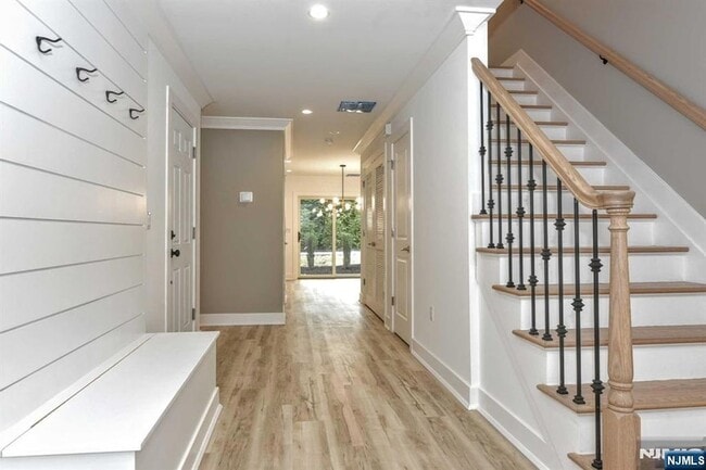 Building Photo - 108 Collignon Way