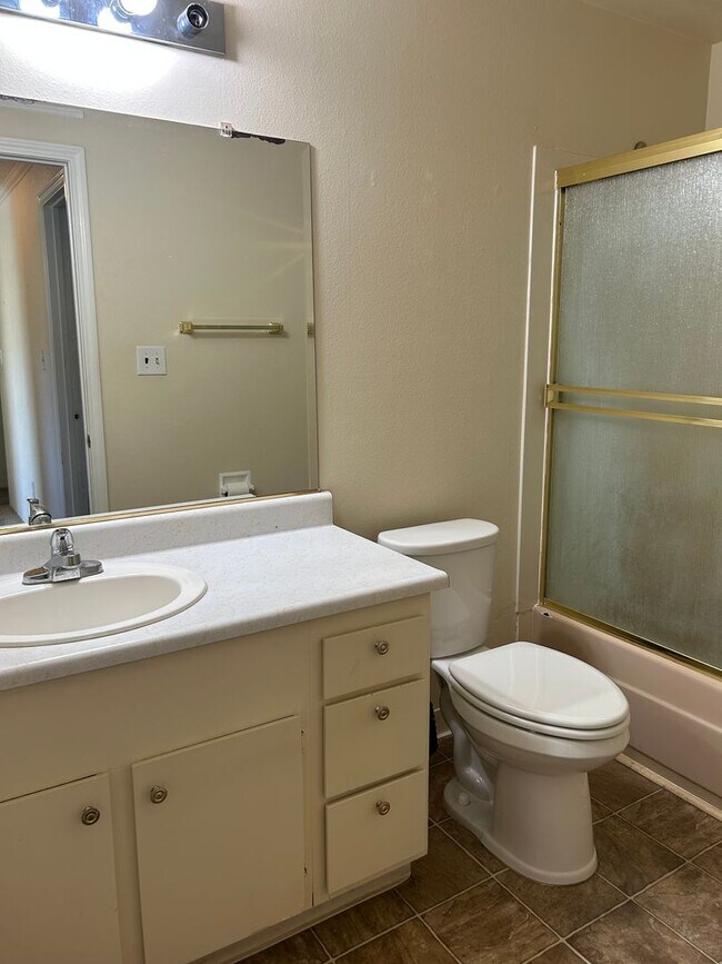 Building Photo - 2883 W Griffin Creek Rd