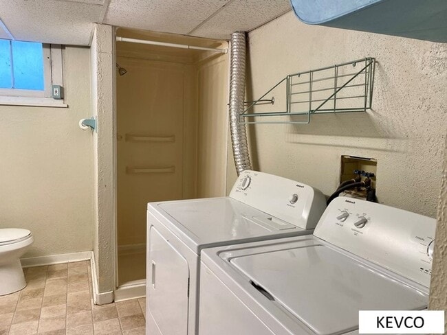 Building Photo - 601 Smith St