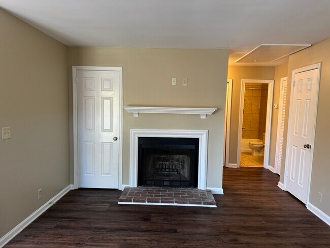 Building Photo - 5807 Brentwood Trace