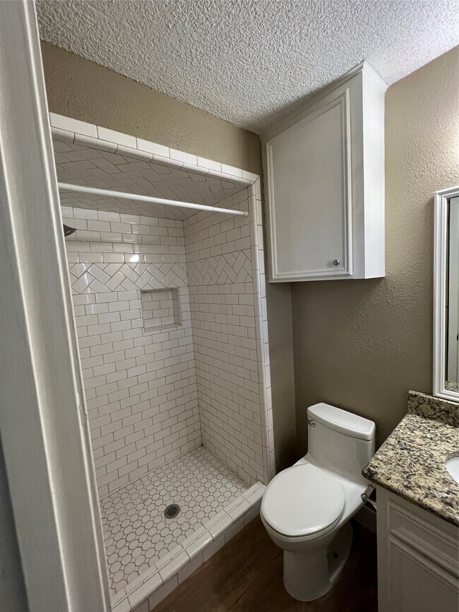 Building Photo - 6010 Hoover St