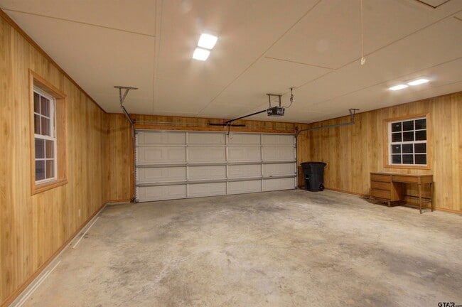 Building Photo - 720 Tennessee Acres Dr